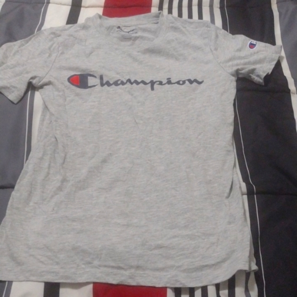 Boy's Champion T-shirt Size M